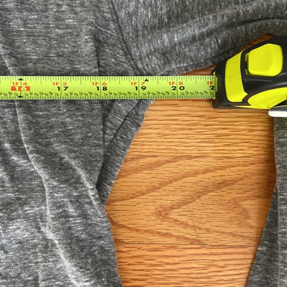 Alo Pull Over Lightweight Hooded Yoga Sweatshirt - Picture 9 of 12